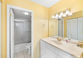 2240 Kuhio Avenue,Honolulu,Hawaii,96815,1 Bedroom Bedrooms,1 BathroomBathrooms,Condo/Townhouse,Kuhio,20,18018564