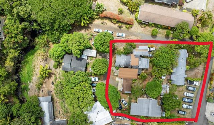 2727 Hipawai Place,Honolulu,Hawaii,96822,8 ベッドルーム ベッドルーム,3 バスルームバスルーム,一戸建て,Hipawai,19194467