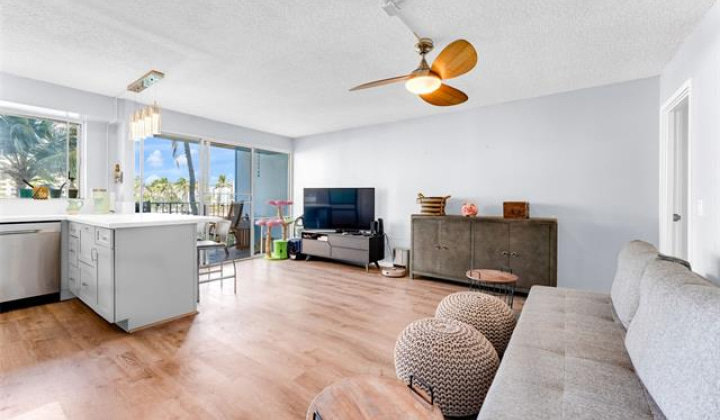 439 Keoniana Street,Honolulu,Hawaii,96815,2 ベッドルーム ベッドルーム,2 バスルームバスルーム,コンド / タウンハウス,Keoniana,5,18491222