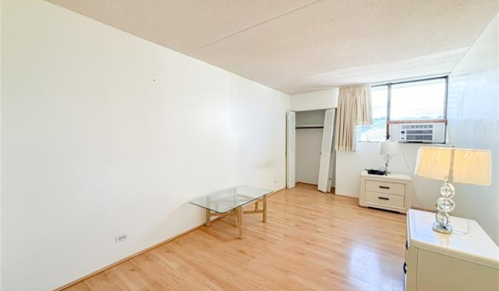 2240 Kuhio Avenue,Honolulu,Hawaii,96815,1 Bedroom Bedrooms,1 BathroomBathrooms,Condo/Townhouse,Kuhio,25,18021142