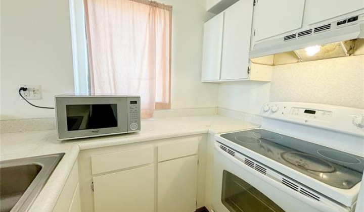 2240 Kuhio Avenue,Honolulu,Hawaii,96815,1 Bedroom Bedrooms,1 BathroomBathrooms,Condo/Townhouse,Kuhio,25,18021142