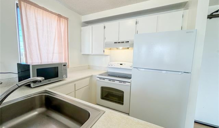 2240 Kuhio Avenue,Honolulu,Hawaii,96815,1 Bedroom Bedrooms,1 BathroomBathrooms,Condo/Townhouse,Kuhio,25,18021142