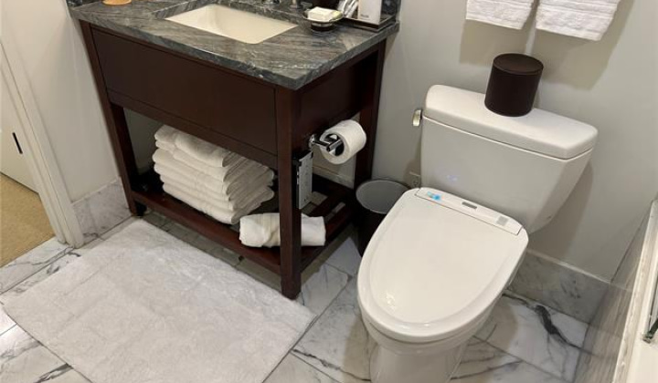 223 Saratoga Road,Honolulu,Hawaii,96815,1 BathroomBathrooms,Condo/Townhouse,Saratoga,12,18022048