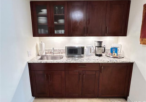 223 Saratoga Road,Honolulu,Hawaii,96815,1 BathroomBathrooms,Condo/Townhouse,Saratoga,12,18022048
