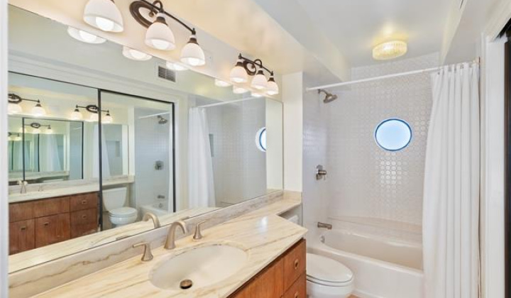 1910 Ala Moana Boulevard,Honolulu,Hawaii,96815,2 Bedrooms Bedrooms,2 BathroomsBathrooms,Condo/Townhouse,Ala Moana,39,18493612