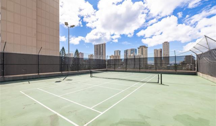 2333 Kapiolani Boulevard,Honolulu,Hawaii,96826,1 Bedroom Bedrooms,1 BathroomBathrooms,Condo/Townhouse,Kapiolani,32,18529008