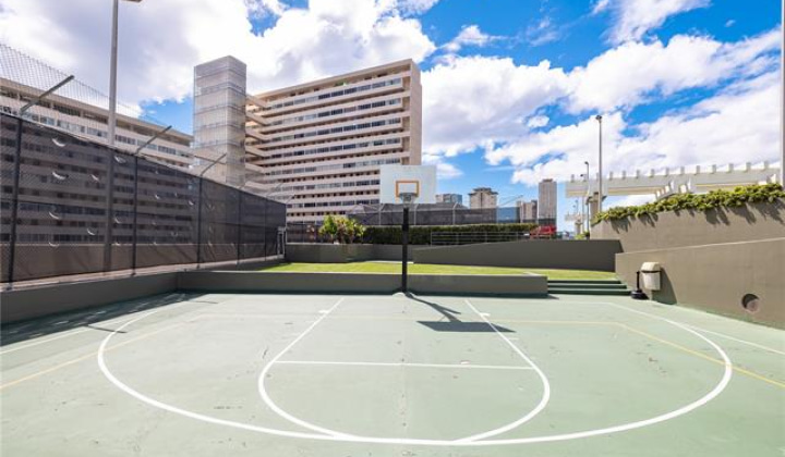 2333 Kapiolani Boulevard,Honolulu,Hawaii,96826,1 Bedroom Bedrooms,1 BathroomBathrooms,Condo/Townhouse,Kapiolani,32,18529008