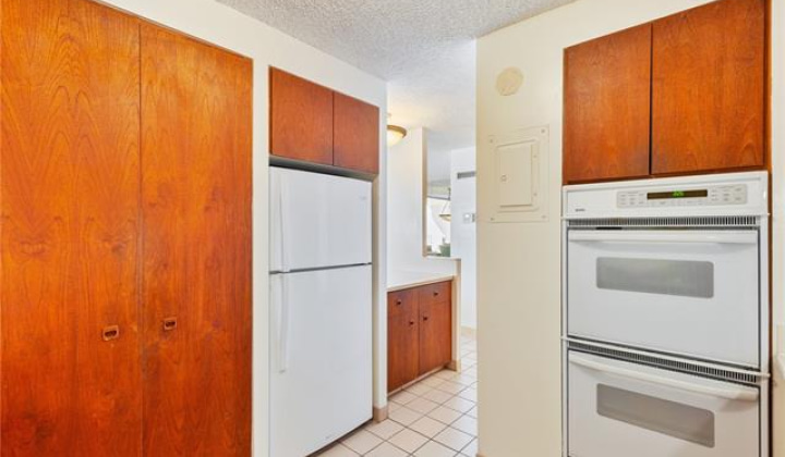 1910 Ala Moana Boulevard,Honolulu,Hawaii,96815,2 Bedrooms Bedrooms,2 BathroomsBathrooms,Condo/Townhouse,Ala Moana,39,18493612