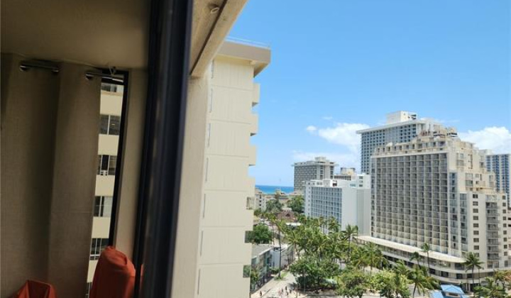 2410 Cleghorn Street,Honolulu,Hawaii,96815,1 Bedroom Bedrooms,1 BathroomBathrooms,Condo/Townhouse,Cleghorn,15,18027901