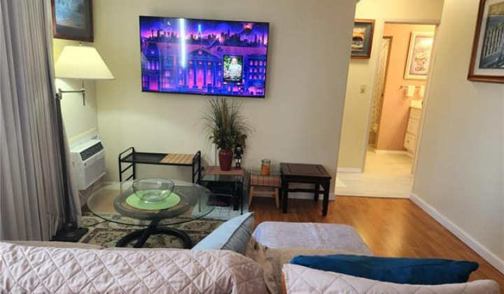 2410 Cleghorn Street,Honolulu,Hawaii,96815,1 Bedroom Bedrooms,1 BathroomBathrooms,Condo/Townhouse,Cleghorn,15,18027901