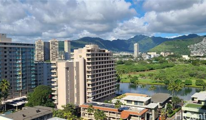 2410 Cleghorn Street,Honolulu,Hawaii,96815,1 Bedroom Bedrooms,1 BathroomBathrooms,Condo/Townhouse,Cleghorn,15,18027901
