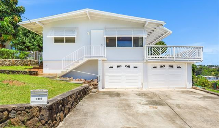 1305 Ainapua Street,Honolulu,Hawaii,96819,3 Bedrooms Bedrooms,2 BathroomsBathrooms,Single family,Ainapua,18030740