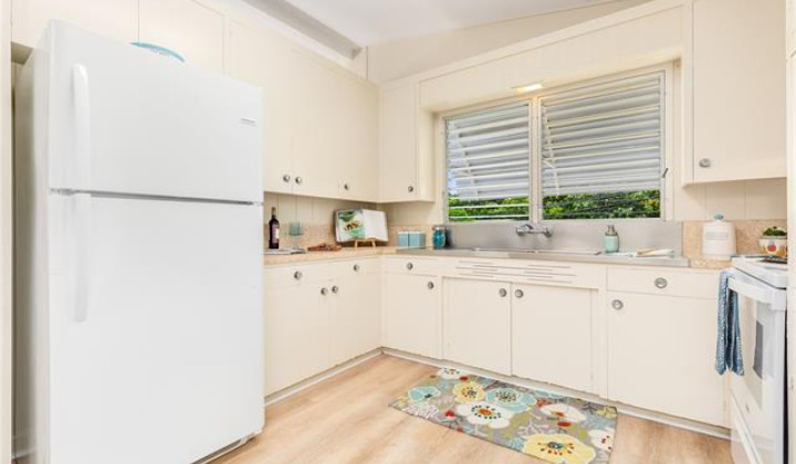1305 Ainapua Street,Honolulu,Hawaii,96819,3 Bedrooms Bedrooms,2 BathroomsBathrooms,Single family,Ainapua,18030740