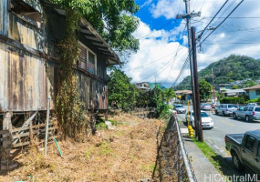 2360 Wilson Street,Honolulu,Hawaii,96819,3 Bedrooms Bedrooms,1 BathroomBathrooms,Single family,Wilson,18031813