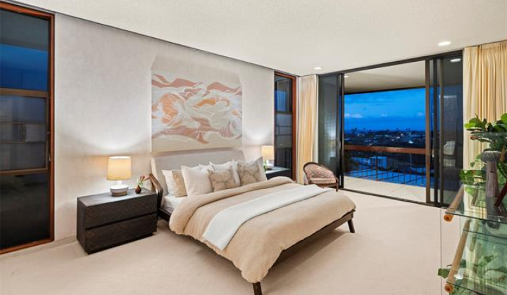 3869 Pokapahu Place,Honolulu,Hawaii,96816,5 Bedrooms Bedrooms,5 BathroomsBathrooms,Single family,Pokapahu,18033626