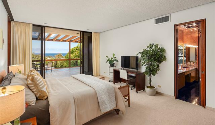 3869 Pokapahu Place,Honolulu,Hawaii,96816,5 Bedrooms Bedrooms,5 BathroomsBathrooms,Single family,Pokapahu,18033626