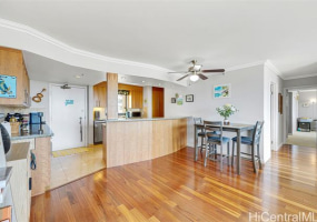 581 Kamoku Street,Honolulu,Hawaii,96826,2 Bedrooms Bedrooms,2 BathroomsBathrooms,Condo/Townhouse,Kamoku,24,18034196