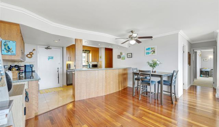581 Kamoku Street,Honolulu,Hawaii,96826,2 Bedrooms Bedrooms,2 BathroomsBathrooms,Condo/Townhouse,Kamoku,24,18034196