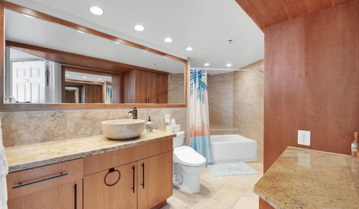 581 Kamoku Street,Honolulu,Hawaii,96826,2 Bedrooms Bedrooms,2 BathroomsBathrooms,Condo/Townhouse,Kamoku,24,18034196