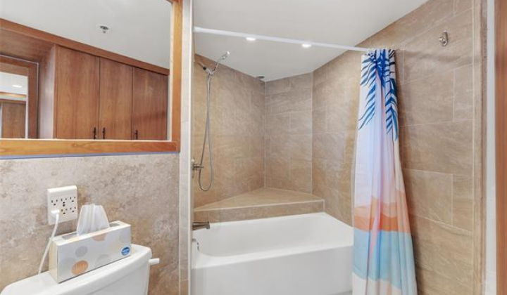 581 Kamoku Street,Honolulu,Hawaii,96826,2 Bedrooms Bedrooms,2 BathroomsBathrooms,Condo/Townhouse,Kamoku,24,18034196