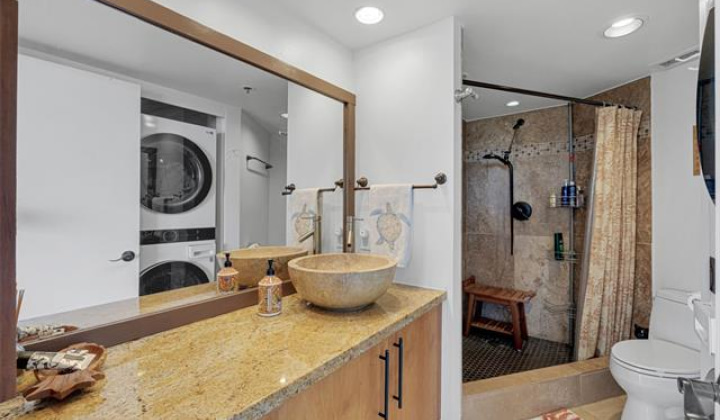 581 Kamoku Street,Honolulu,Hawaii,96826,2 Bedrooms Bedrooms,2 BathroomsBathrooms,Condo/Townhouse,Kamoku,24,18034196