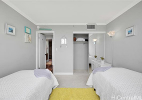 581 Kamoku Street,Honolulu,Hawaii,96826,2 Bedrooms Bedrooms,2 BathroomsBathrooms,Condo/Townhouse,Kamoku,24,18034196