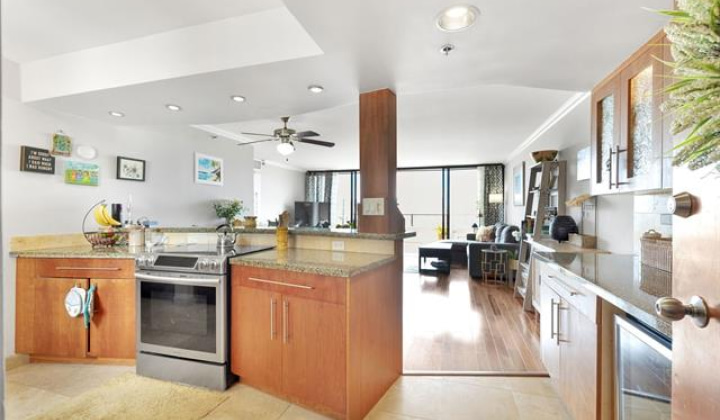 581 Kamoku Street,Honolulu,Hawaii,96826,2 Bedrooms Bedrooms,2 BathroomsBathrooms,Condo/Townhouse,Kamoku,24,18034196