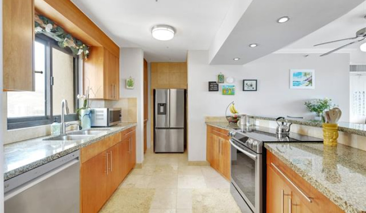581 Kamoku Street,Honolulu,Hawaii,96826,2 Bedrooms Bedrooms,2 BathroomsBathrooms,Condo/Townhouse,Kamoku,24,18034196