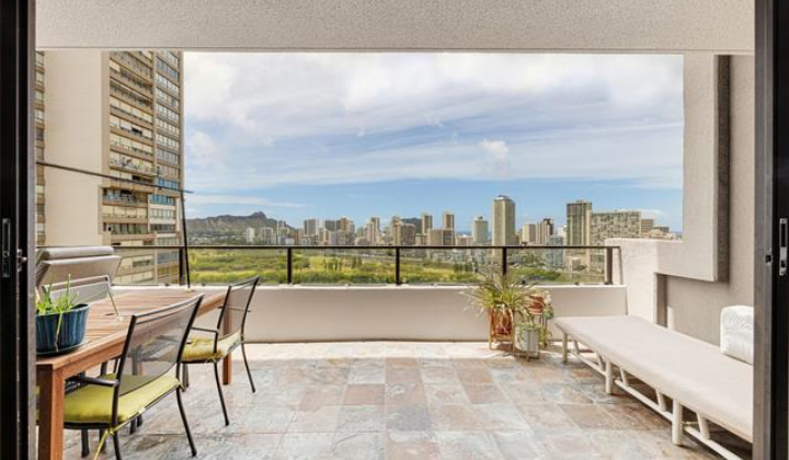 581 Kamoku Street,Honolulu,Hawaii,96826,2 Bedrooms Bedrooms,2 BathroomsBathrooms,Condo/Townhouse,Kamoku,24,18034196