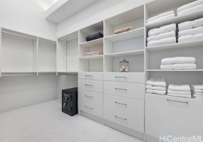 875 Ikena Circle,Honolulu,Hawaii,96821,5 ベッドルーム ベッドルーム,5 バスルームバスルーム,一戸建て,Ikena,18036938