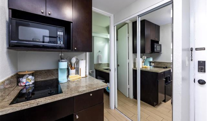 445 Seaside Avenue,Honolulu,Hawaii,96815,1 バスルームバスルーム,コンド / タウンハウス,Seaside,10,18042528