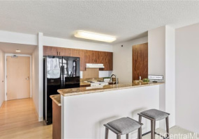 1448 Young Street,Honolulu,Hawaii,96814,2 Bedrooms Bedrooms,1 BathroomBathrooms,Condo/Townhouse,Young,18,18043974
