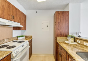 1448 Young Street,Honolulu,Hawaii,96814,2 Bedrooms Bedrooms,1 BathroomBathrooms,Condo/Townhouse,Young,18,18043974