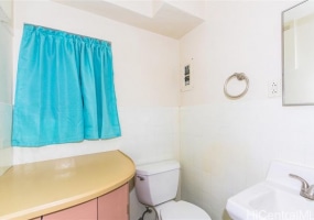 1024 Spencer Street,Honolulu,Hawaii,96822,1 Bedroom Bedrooms,1 BathroomBathrooms,Condo/Townhouse,Spencer,12,17662367