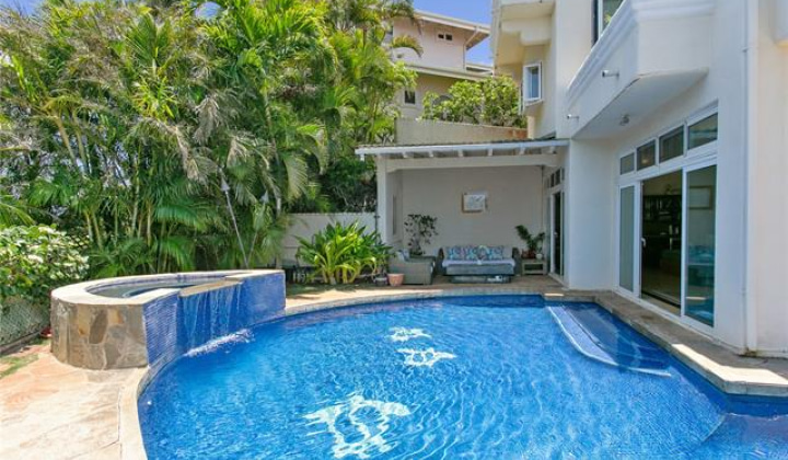 96 Moaniala Place,Honolulu,Hawaii,96821,3 Bedrooms Bedrooms,2 BathroomsBathrooms,Single family,Moaniala,18059105