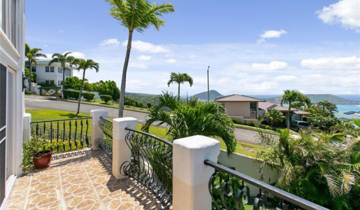 96 Moaniala Place,Honolulu,Hawaii,96821,3 Bedrooms Bedrooms,2 BathroomsBathrooms,Single family,Moaniala,18059105