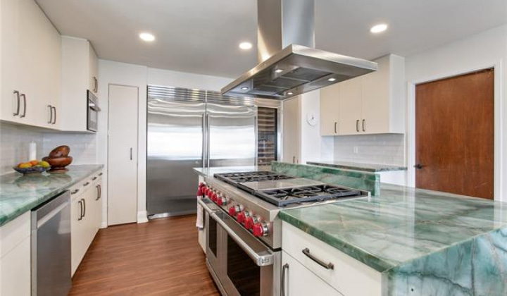 96 Moaniala Place,Honolulu,Hawaii,96821,3 Bedrooms Bedrooms,2 BathroomsBathrooms,Single family,Moaniala,18059105