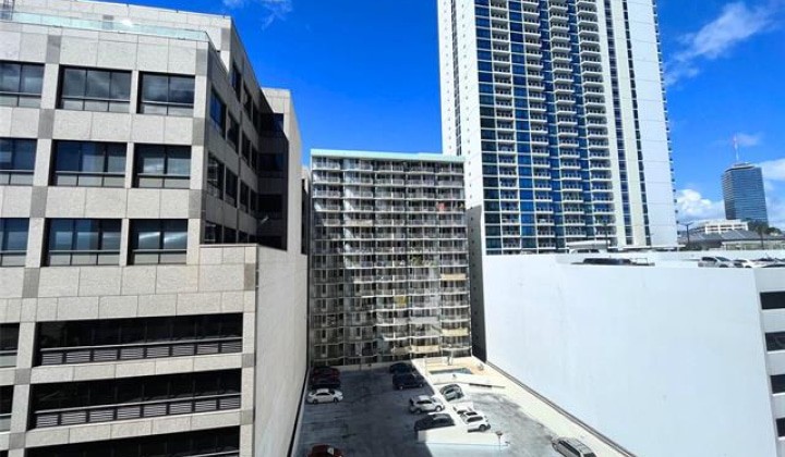 88 Piikoi Street,Honolulu,Hawaii,96814,1 Bedroom Bedrooms,1 BathroomBathrooms,Condo/Townhouse,Piikoi,11,17662690