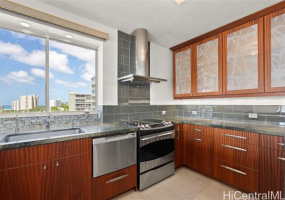 999 Wilder Avenue,Honolulu,Hawaii,96822,2 ベッドルーム ベッドルーム,2 バスルームバスルーム,コンド / タウンハウス,Wilder,7,18059824