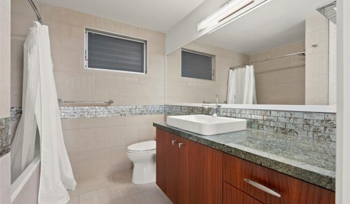 999 Wilder Avenue,Honolulu,Hawaii,96822,2 ベッドルーム ベッドルーム,2 バスルームバスルーム,コンド / タウンハウス,Wilder,7,18059824