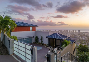 2809 Round Top Drive,Honolulu,Hawaii,96822,5 ベッドルーム ベッドルーム,4 バスルームバスルーム,一戸建て,Round Top,18511434