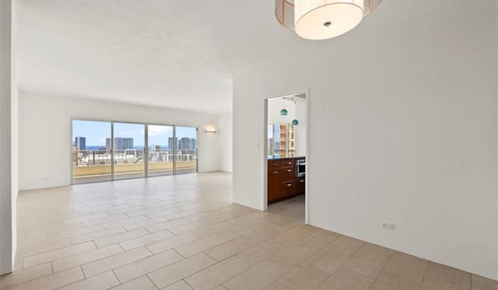 999 Wilder Avenue,Honolulu,Hawaii,96822,2 ベッドルーム ベッドルーム,2 バスルームバスルーム,コンド / タウンハウス,Wilder,7,18059824
