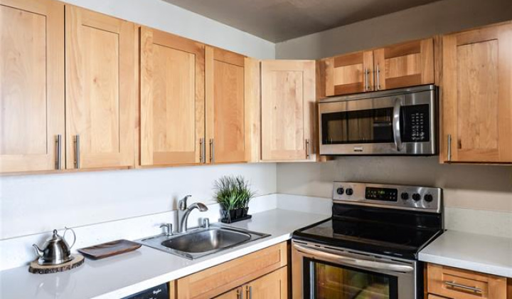2240 Kuhio Avenue,Honolulu,Hawaii,96815,1 Bedroom Bedrooms,1 BathroomBathrooms,Condo/Townhouse,Kuhio,10,18061379