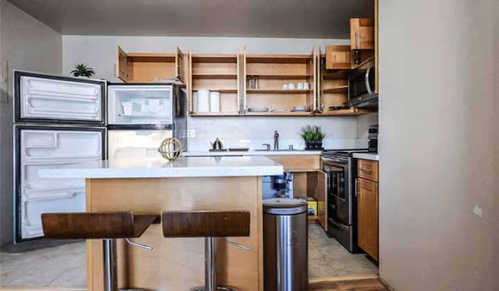 2240 Kuhio Avenue,Honolulu,Hawaii,96815,1 Bedroom Bedrooms,1 BathroomBathrooms,Condo/Townhouse,Kuhio,10,18061379