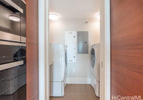 2500 Kalakaua Avenue,Honolulu,Hawaii,96815,1 BathroomBathrooms,Condo/Townhouse,Kalakaua,9,17665090