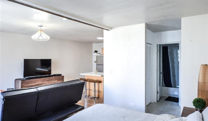 2240 Kuhio Avenue,Honolulu,Hawaii,96815,1 Bedroom Bedrooms,1 BathroomBathrooms,Condo/Townhouse,Kuhio,10,18061379