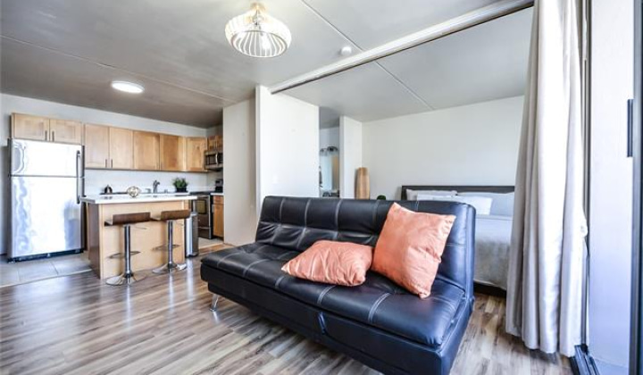 2240 Kuhio Avenue,Honolulu,Hawaii,96815,1 Bedroom Bedrooms,1 BathroomBathrooms,Condo/Townhouse,Kuhio,10,18061379