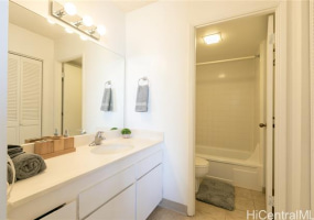 2240 Kuhio Avenue,Honolulu,Hawaii,96815,1 Bedroom Bedrooms,1 BathroomBathrooms,Condo/Townhouse,Kuhio,28,18061474