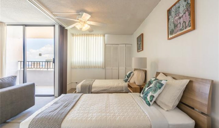 2240 Kuhio Avenue,Honolulu,Hawaii,96815,1 Bedroom Bedrooms,1 BathroomBathrooms,Condo/Townhouse,Kuhio,28,18061474