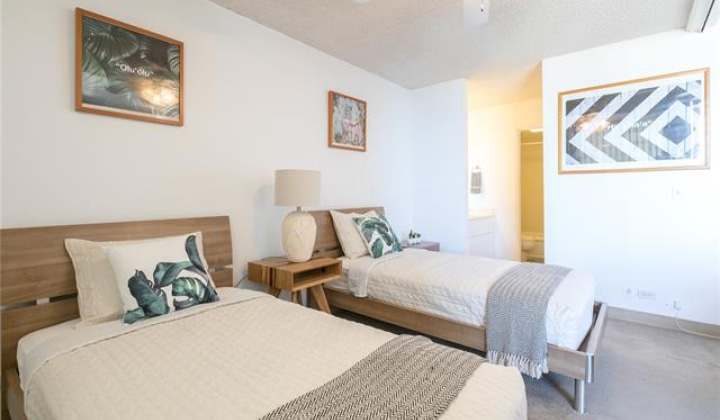 2240 Kuhio Avenue,Honolulu,Hawaii,96815,1 Bedroom Bedrooms,1 BathroomBathrooms,Condo/Townhouse,Kuhio,28,18061474